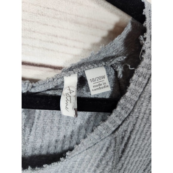 Cato Womens Top‎ Hi-Lo Waffle Knit Printed Short Sleeve Gray Plus Size 18/20W - Picture 3 of 6